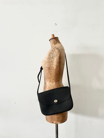 【未使用】MIMI BERRY　レザーショルダーバッグ　イングランド製 画像1