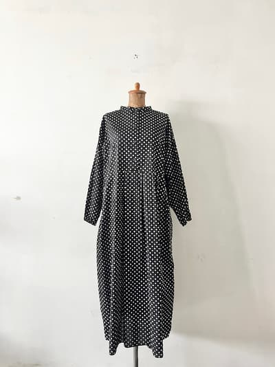 【美品】nop de nod　ドット　ノーカラーワンピース　黒白 画像1
