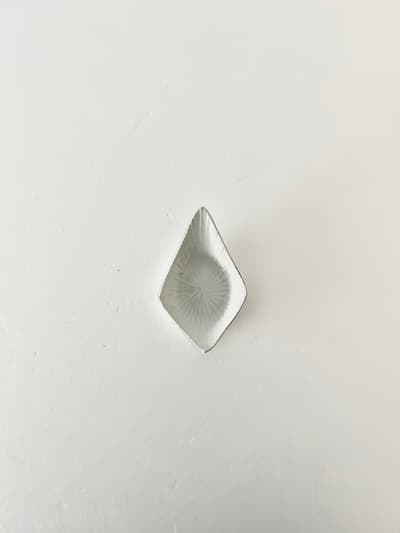 【美品】平岡仁　白磁レンゲもどき 画像1