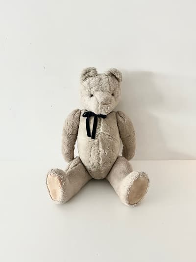 【Vintage】ぬいぐるみ　ベア　サンドベージュ　ネイビーリボン　⑧ 画像1