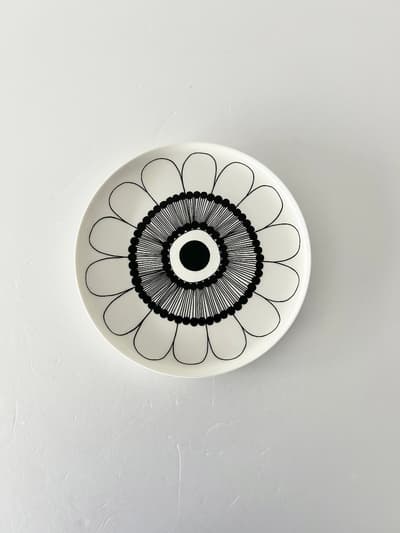 【美品】marimekko　Oiva   Kestit   ラウンドプレート　白黒 画像1