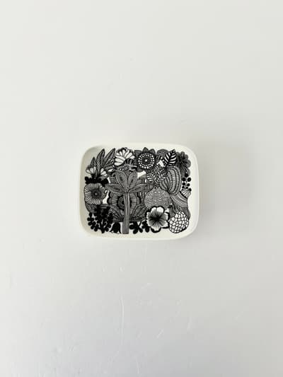 【美品】marimekko　Oiva Siirtolapuutarha　スクエアプレート　白黒 画像1