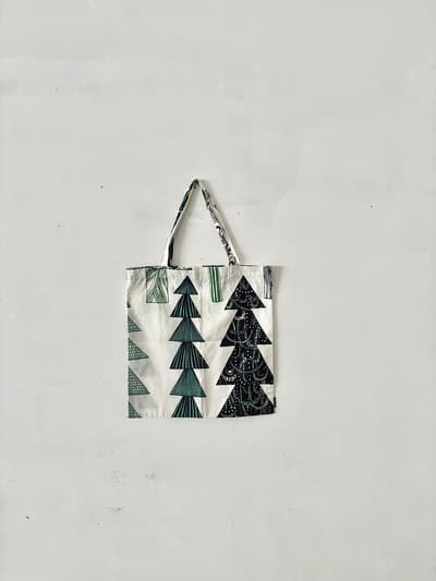 【美品】marimekko　KUUSIKOSSA BAG　ファブリック　 画像1