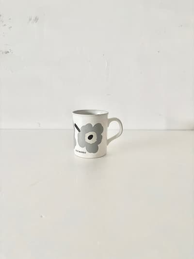 【VINTAGE】marimekko　ENGLAND製　マグカップ　unikko　グレー　 画像1