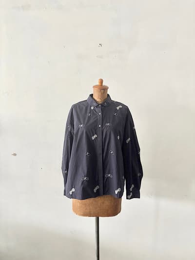 mina perhonen　choucho　ブラウス　サイズ38　navy　 画像1