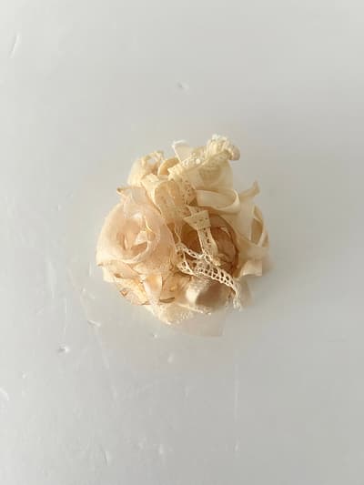 【美品】mina perhon　ribbon　コサージュ　 画像1