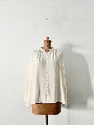 【美品】humoresque　シルク　 ギャザーブラウス アイボリー 画像1