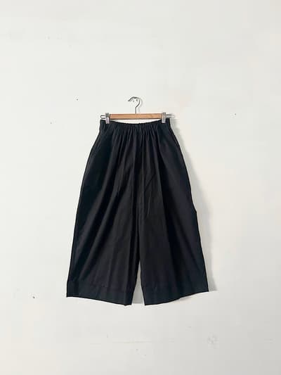 【美品】ゴーシュ 　ポプリン クロップドワイドパンツ　黒　サイズ2 画像1