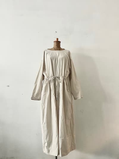 【美品】nui mond   ドレス ワンピース　アイボリー 画像1