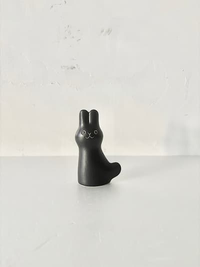 【美品】鹿児島睦　En Liten Van 　Rabbit　ブラック　 画像1