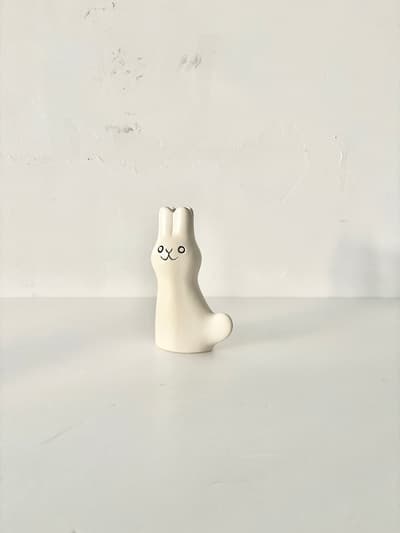 【美品】鹿児島睦　En Liten Van 　Rabbit　ホワイト　 画像1