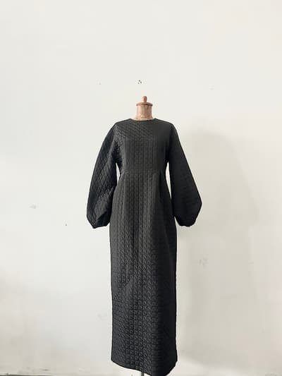 【美品】PERNA　キルティング タイトロングワンピース　サイズL 画像1