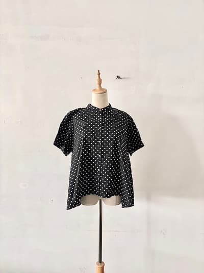 【美品】MidiUmi（ミディウミ）ドット柄 スタンドカラー ブラウス 画像1