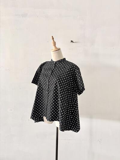 【美品】MidiUmi（ミディウミ）ドット柄 スタンドカラー ブラウス 画像3