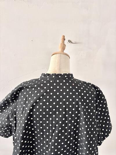 【美品】MidiUmi（ミディウミ）ドット柄 スタンドカラー ブラウス 画像6