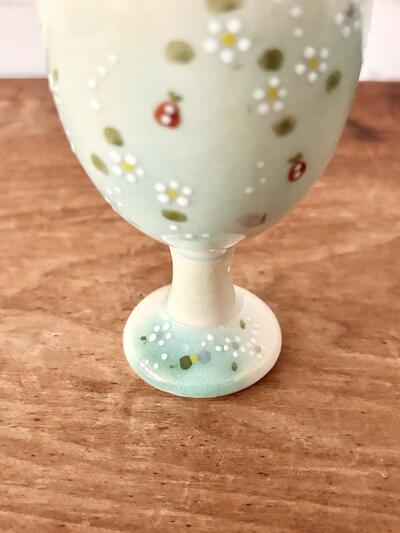 【未使用】原依子さん　高台盃 陶器　ゴブレット　花紋　てんとう虫　 画像6