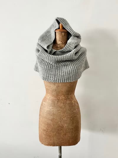 【美品】FRATELLI TALLI 　スヌード　グレー　フリーサイズ  画像1