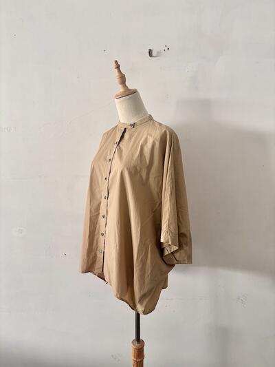 【美品】mizuiro ind ミズイロインド バンドカラー ワイドシャツ ベージュ　 画像4