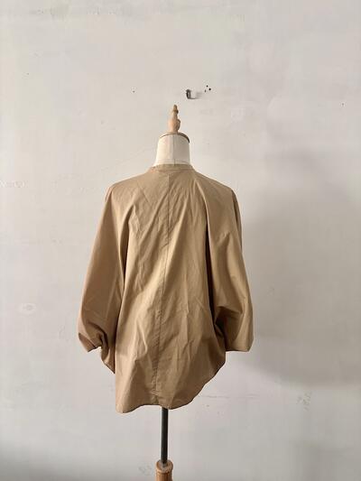 【美品】mizuiro ind ミズイロインド バンドカラー ワイドシャツ ベージュ　 画像6