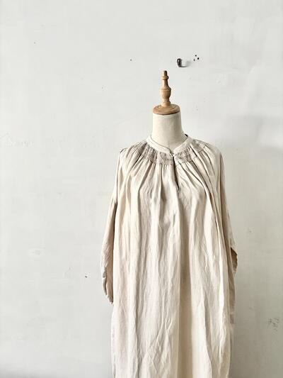 【美品】LISETTE リゼッタ スモッキング刺繍 リネンワンピース アイボリー　デボラ　 画像2