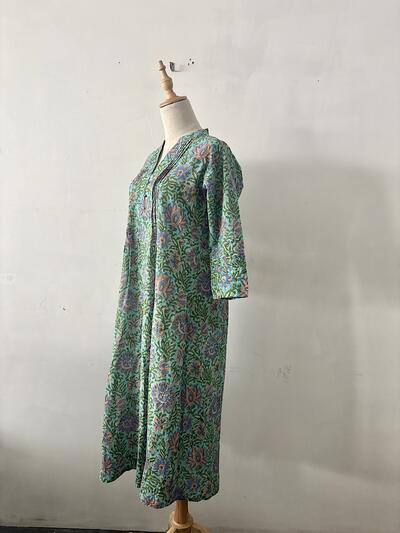 【美品】AINA エキゾチック花柄 ロングワンピース モスグリーン Sサイズ 画像3