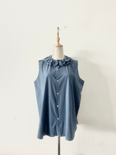 【美品】TOUJOURS  コットンフリルカラーノースリーブブラウス 画像1