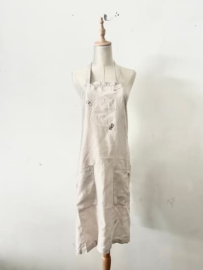 【美品】mina perhonen　choucho　リネン　エプロン　light grey   画像1