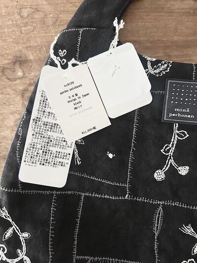 【美品】mina perhonen　garden patchwork　エッグバッグ　black　麻　リネン　 画像6