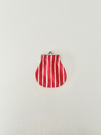 【未使用】marimekko ピッコロ ピエニ クッカロ がま口ポーチ ストライプ レッド 画像1