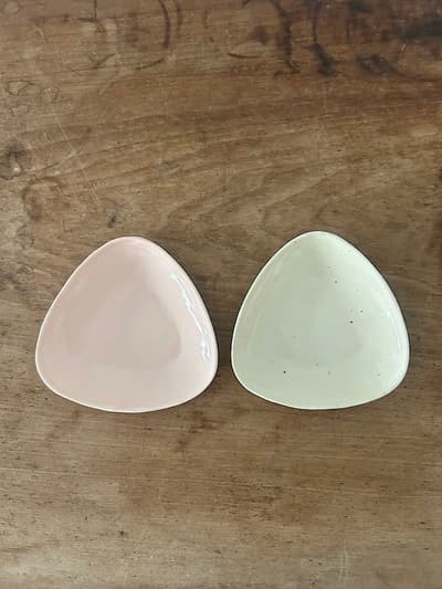 【美品】井山三希子　三角皿　2枚セット　アイボリー　ピンク 画像1