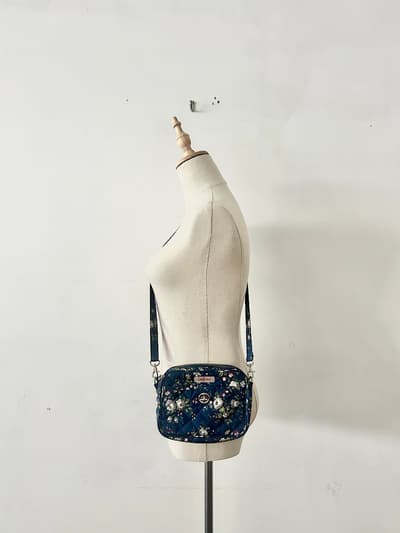 【美品】Cath Kidston ショルダーバッグ 花柄　 画像1