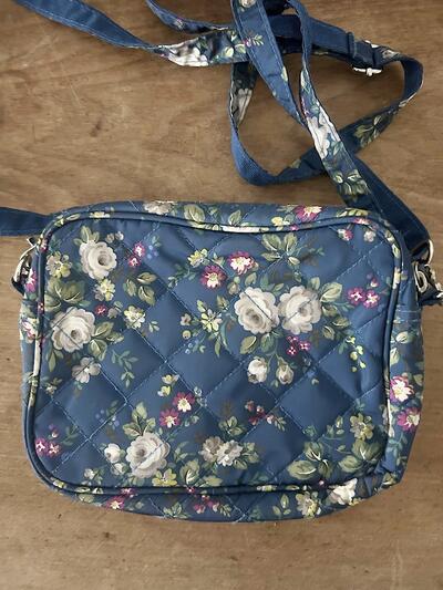 【美品】Cath Kidston ショルダーバッグ 花柄　 画像6