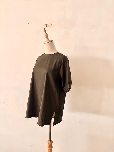【美品】theory luxe  CRISP LINEN 半袖プルオーバー 38　グリーン　 画像3