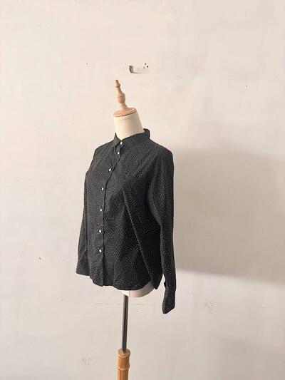 【美品】HUMAN WOMAN  コットン　ドット柄　長袖シャツ 画像4