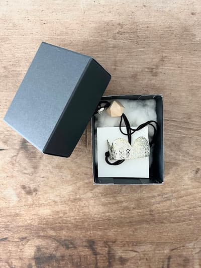【美品】tujiiKco レースモチーフ コード ブレスレット