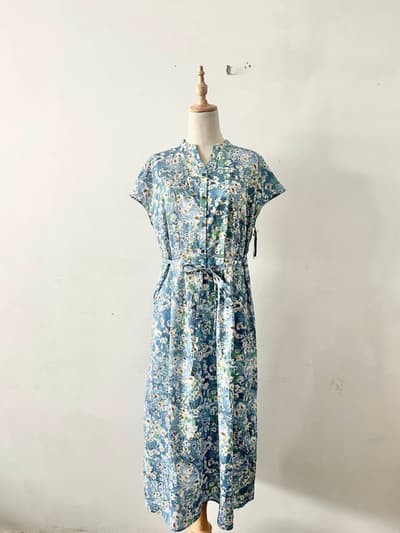 Hampstead リバティプリント コットン フレンチスリーブ フリル リボン ワンピース ブルー 花柄 画像1