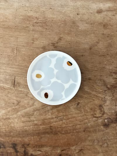 【未使用】marimekko　UNIKKO LAUTANEN　プレート　丸形　グレー　ゴールド　13.5cm　 画像1