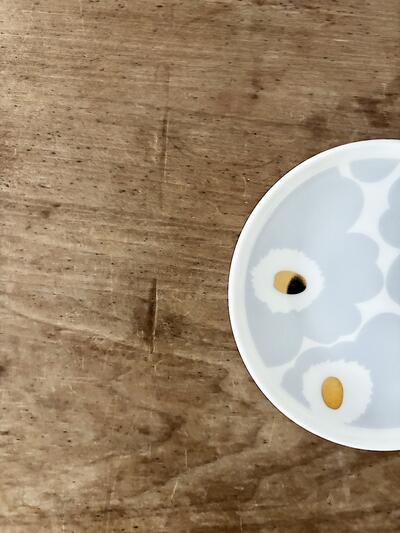 【未使用】marimekko　UNIKKO LAUTANEN　プレート　丸形　グレー　ゴールド　13.5cm　 画像2