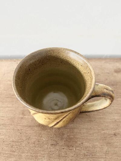 【美品】安倍太一 シノギ マグカップ 陶器 黄釉 画像3