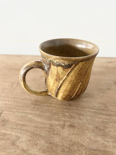 【美品】安倍太一 シノギ マグカップ 陶器 黄釉 画像4