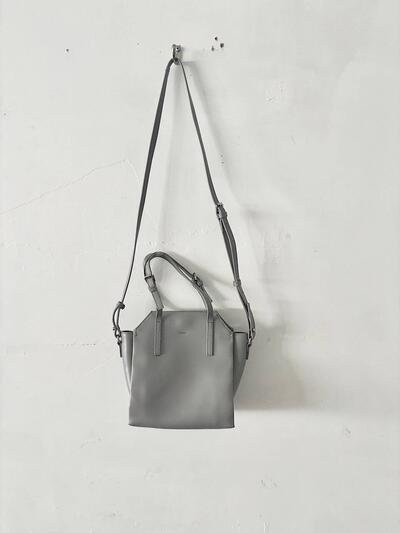 【美品】YAHKI　 2way レザー ショルダーバッグ ハンドバッグ グレー 画像3