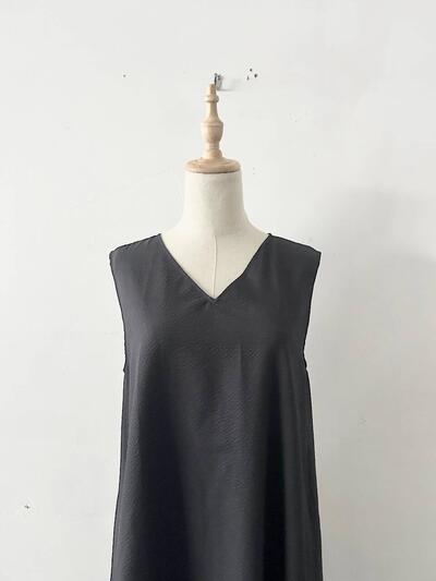 【美品】Le Glazik 　ノースリーブ Vネック ワンピース 墨色 チャコール ブラック 画像2
