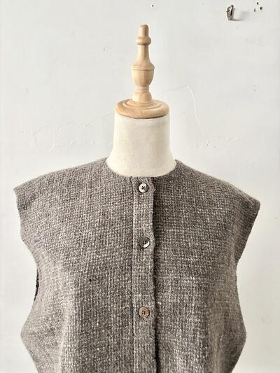 【美品】Khadi and Co  ウール100% ノースリーブ ベスト ブラウン 画像2