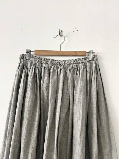 【美品】HUIS. コットンリネン ギャザー スカート グレー 画像2