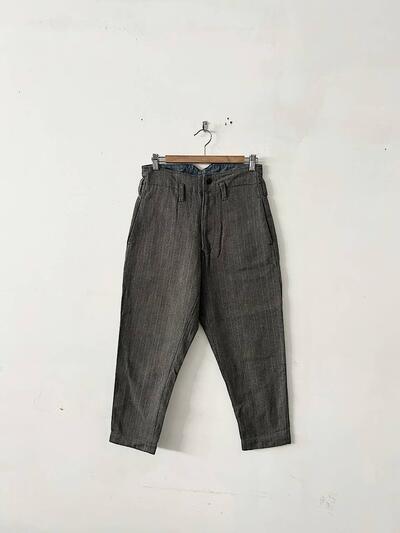 【美品】45R ヘリンボーン コットン テーパード パンツ シルバー・ブラック 画像1