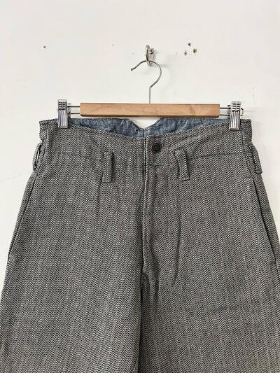 【美品】45R ヘリンボーン コットン テーパード パンツ シルバー・ブラック 画像2