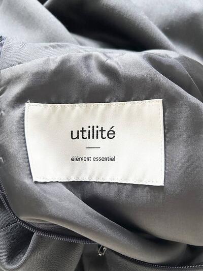 【美品】utilite ウールスタンドカラーハイウエスト切替フレアロングワンピース ネイビー 画像9