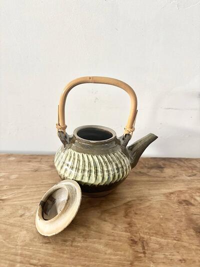 【美品】小鹿田焼 土瓶 急須 櫛目 綠釉 民藝 高さ約14cm 幅約18cm 画像5