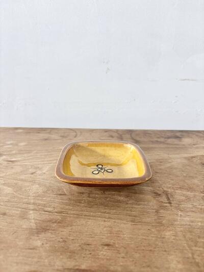 湯町窯 角小皿 黃釉 11cm 民藝 民芸 陶器 小皿⁠　② 画像1