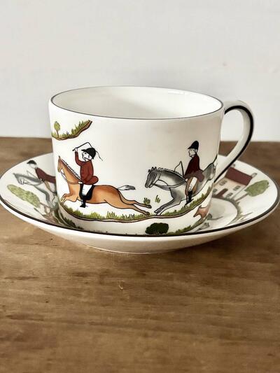 【美品】WEDGWOOD　ウェッジウッド ハンティングシーン ティーカップ＆ソーサー ① 画像2